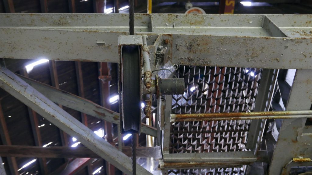 L1370430