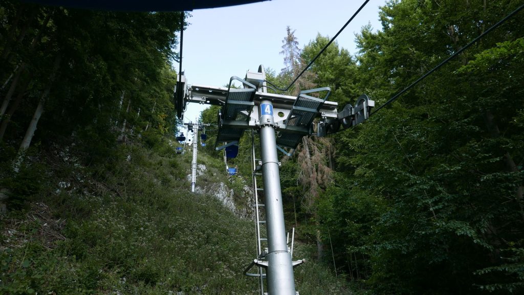 L1370468