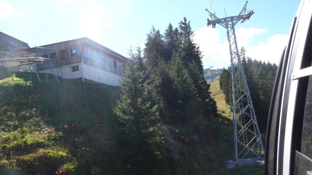 L1130458
