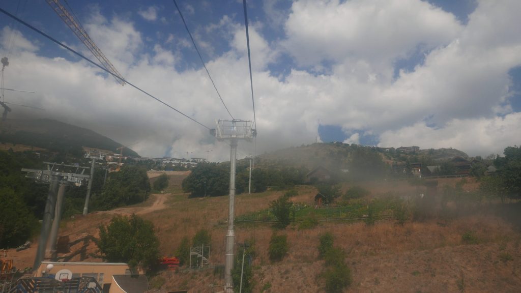 L1370348