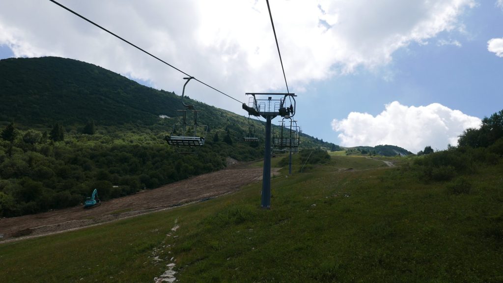 L1370677