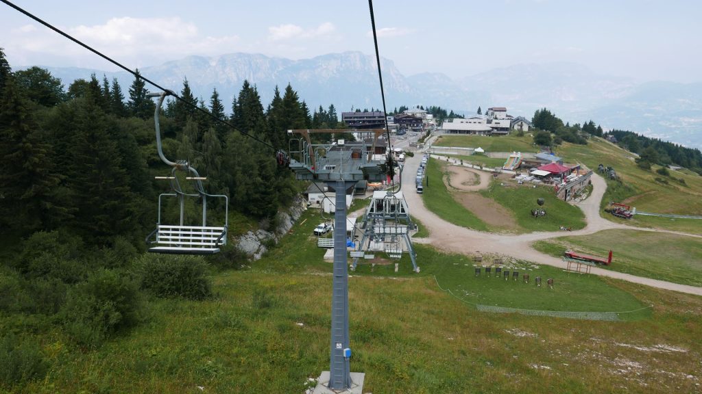 L1370734