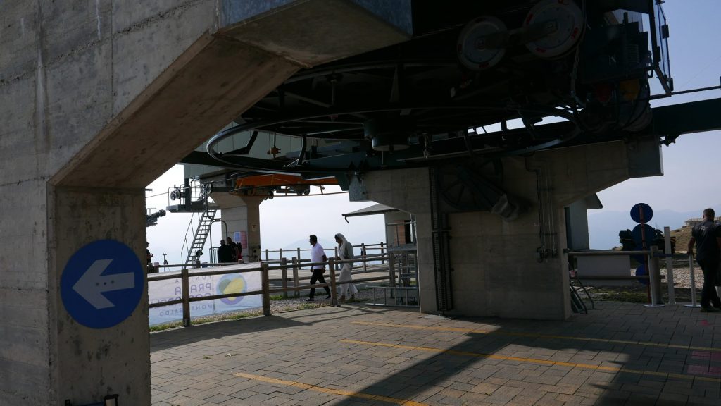 L1370836