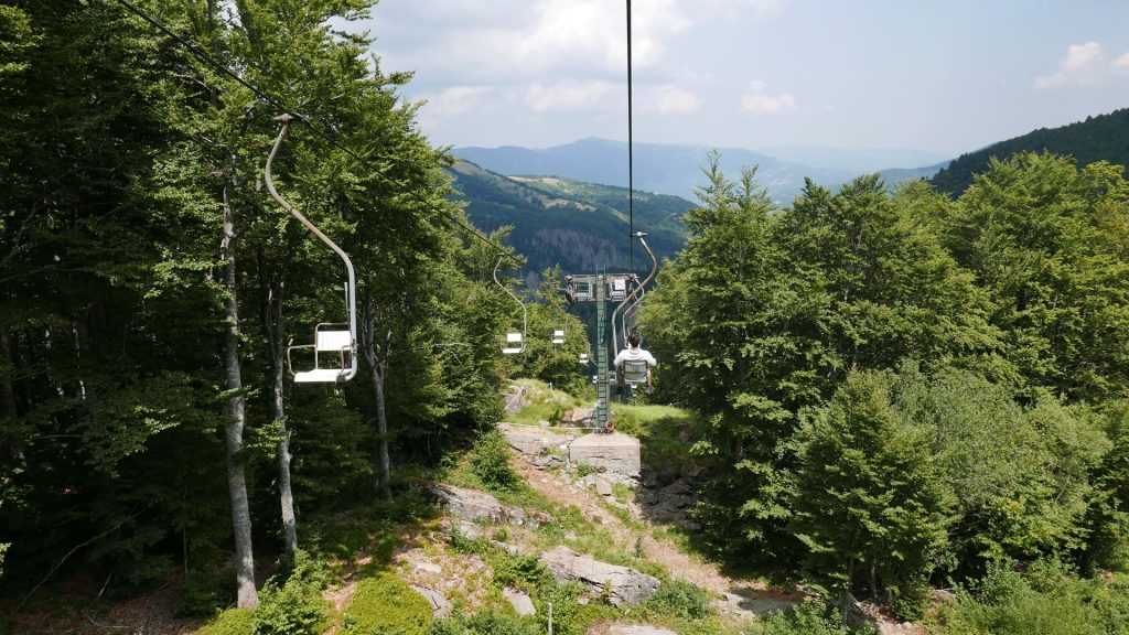 L1370946