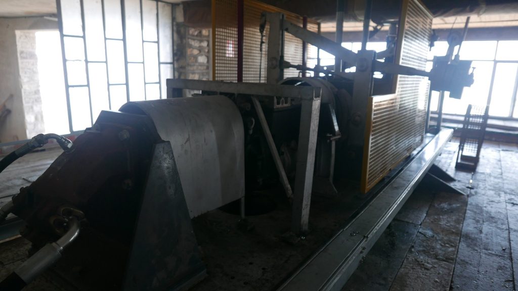 L1380437