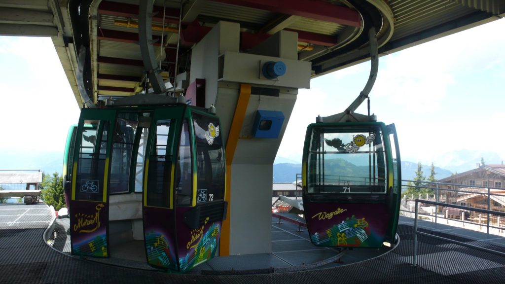 L1110476